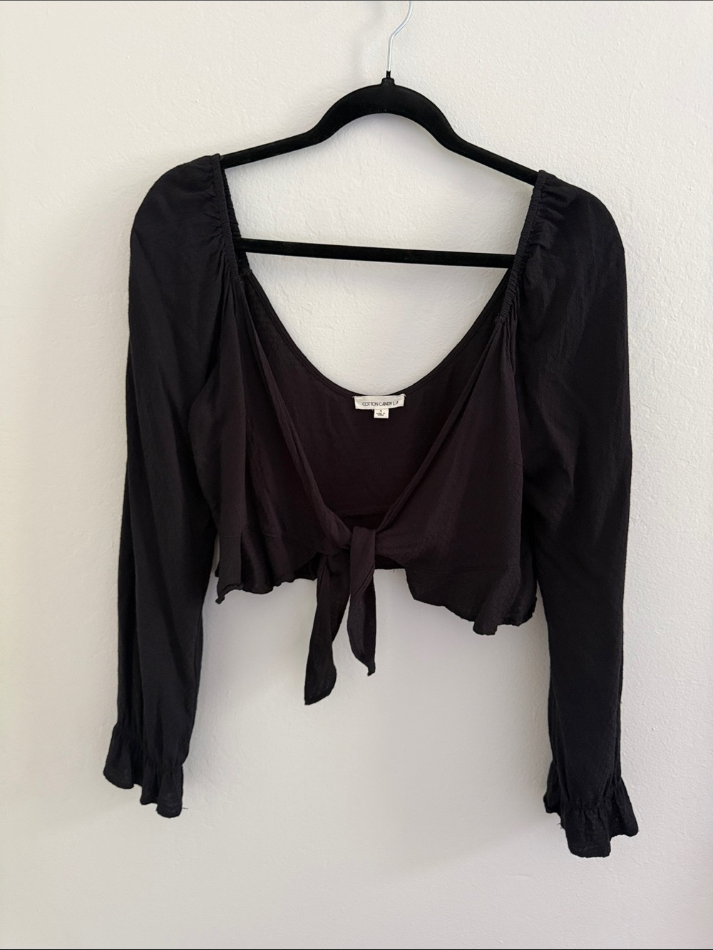 Black Tie-Front Long Sleeve Crop Top